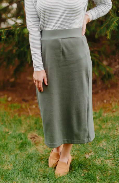 
            
                Load image into Gallery viewer, Olive Pencil Skirt
            
        